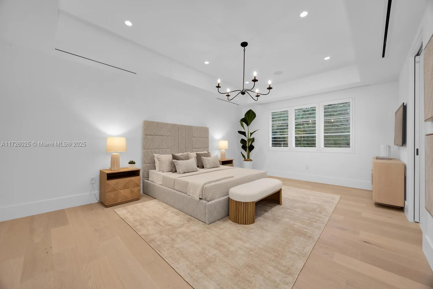 Coral Gables, Florida 33143, United States, 5 Bedrooms Bedrooms, ,6 BathroomsBathrooms,Residential,Pending,15620