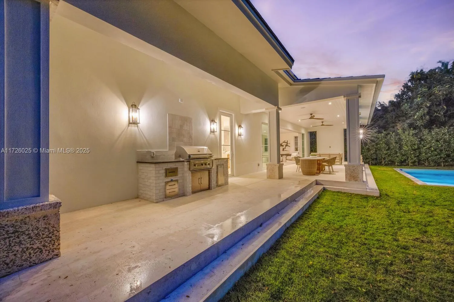 Coral Gables, Florida 33143, United States, 5 Bedrooms Bedrooms, ,6 BathroomsBathrooms,Residential,Pending,15620