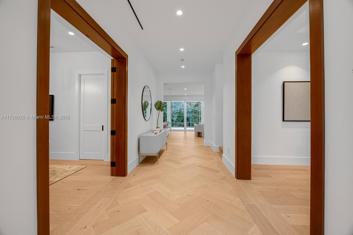 CORAL GABLES BISC BAY SEC - Residential