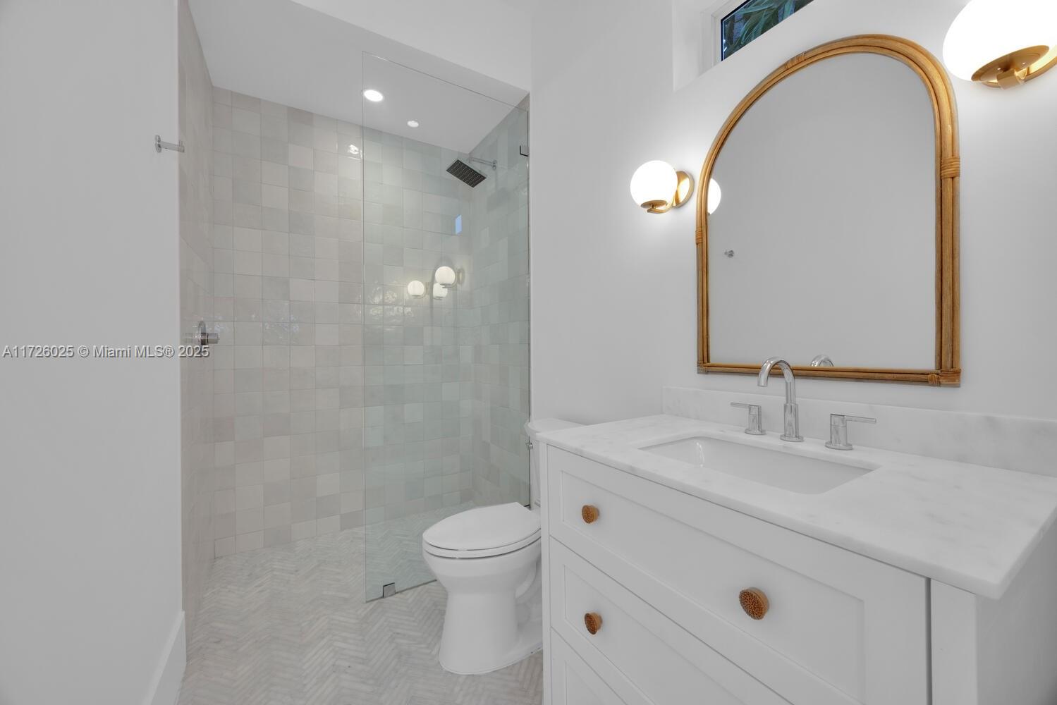 CORAL GABLES BISC BAY SEC - Residential