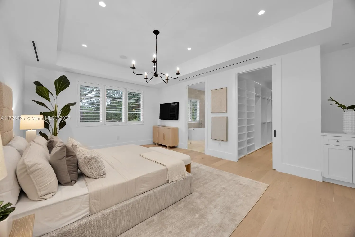 Coral Gables, Florida 33143, United States, 5 Bedrooms Bedrooms, ,6 BathroomsBathrooms,Residential,Pending,15620