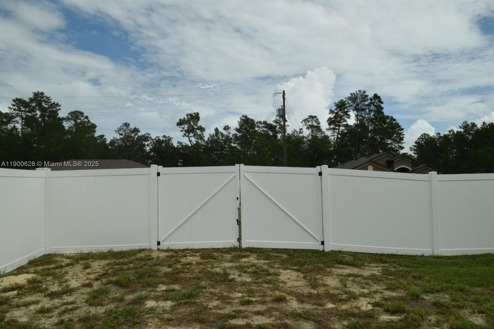 MARION OAKS - Residential