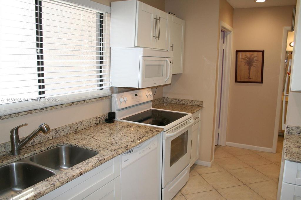 Photo of Boynton Beach, FL 33426 (MLS # A11669206)