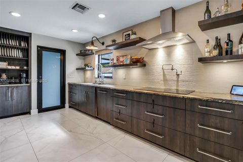 Tiny photo for 235 SE 9th St, Dania Beach, FL 33004 (MLS # A12008256)