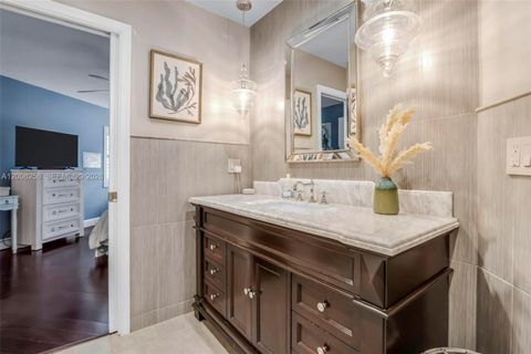 Tiny photo for 235 SE 9th St, Dania Beach, FL 33004 (MLS # A12008256)