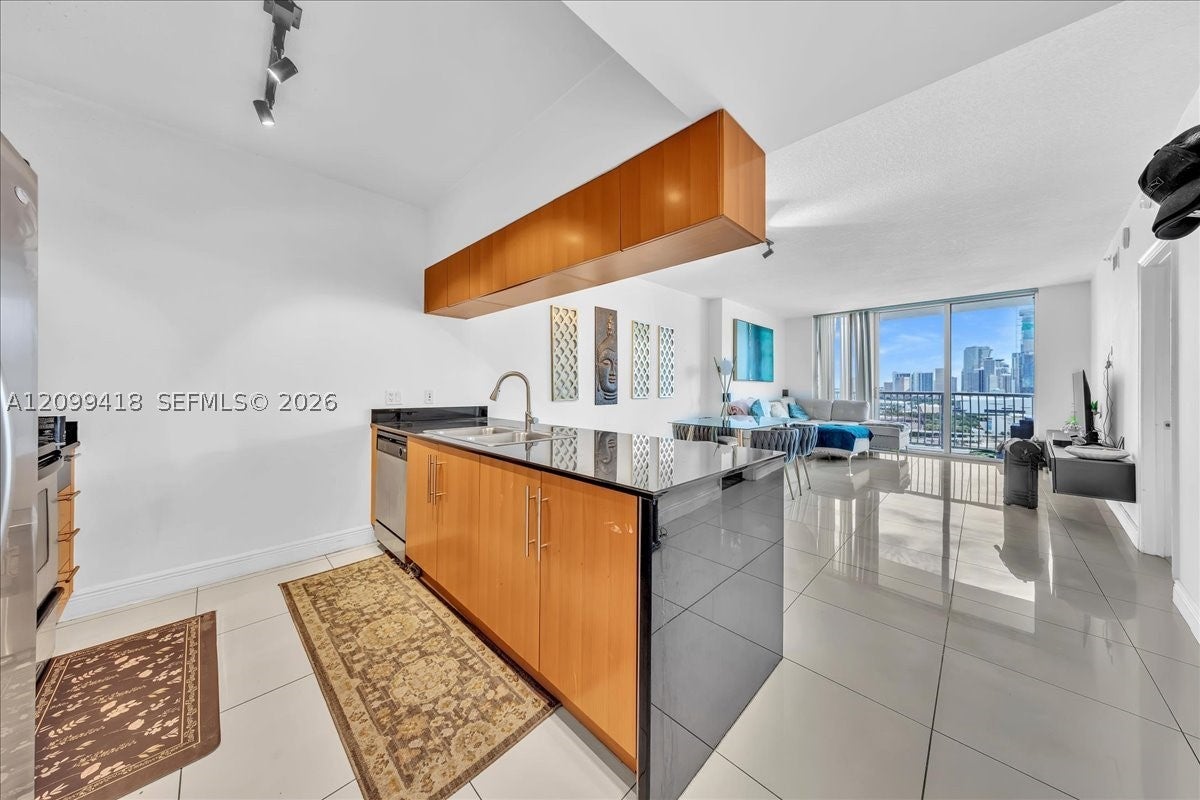 1750 N Bayshore Dr 2510