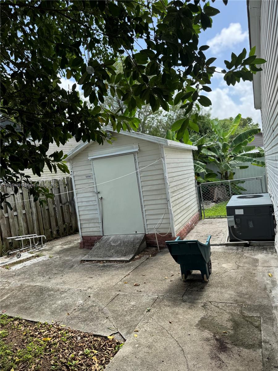 220 NE 12 ave 158
