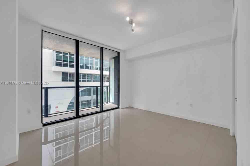 CASSA BRICKELL CONDO - Residential