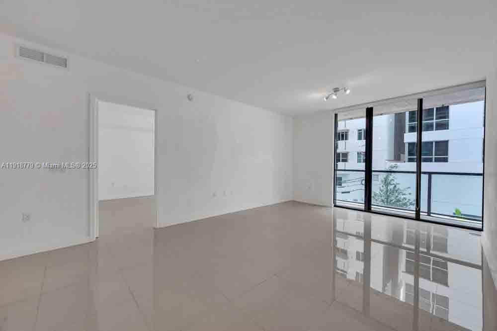 CASSA BRICKELL CONDO - Residential