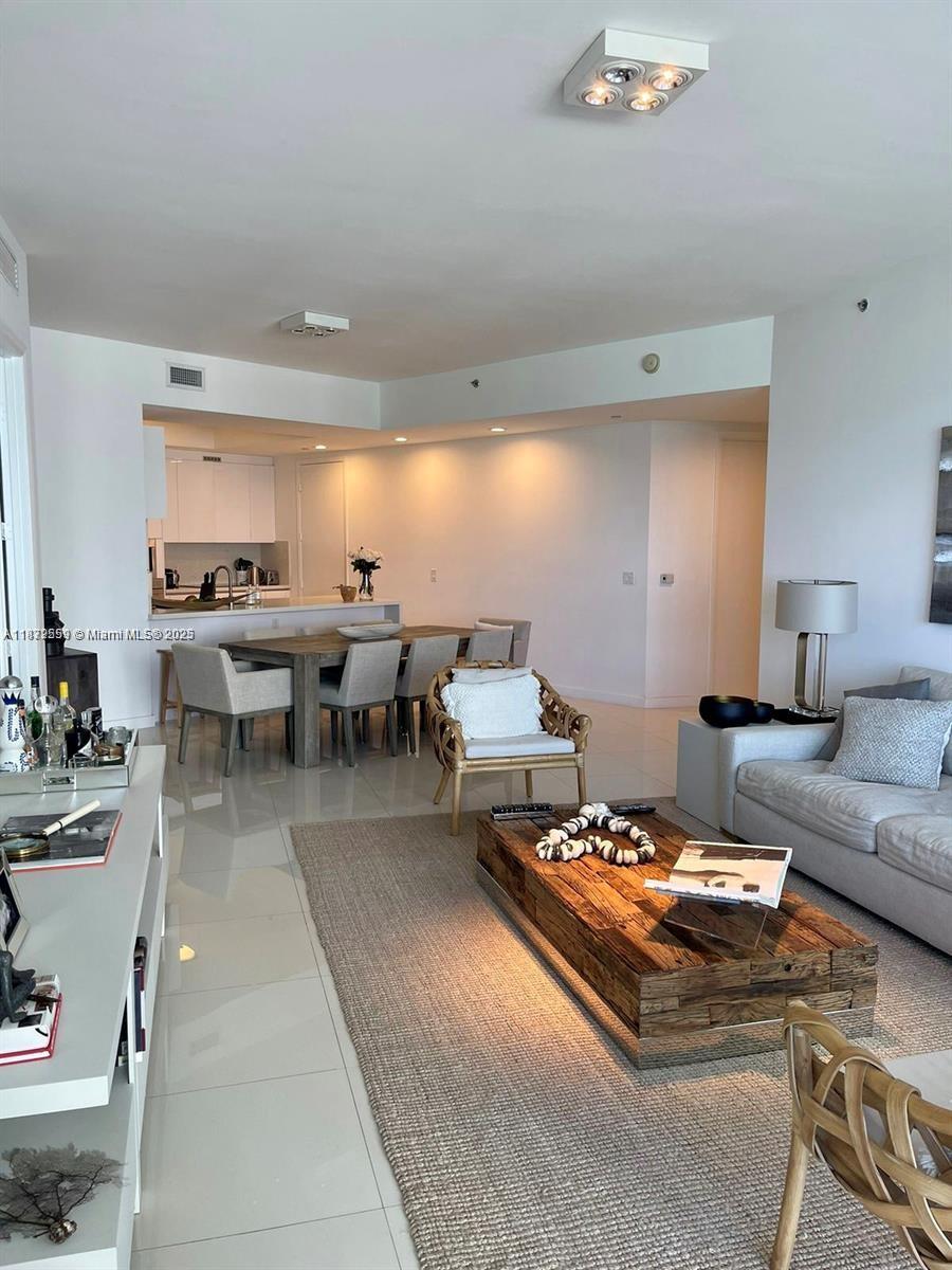 TDR TOWER III CONDO - Residential Lease