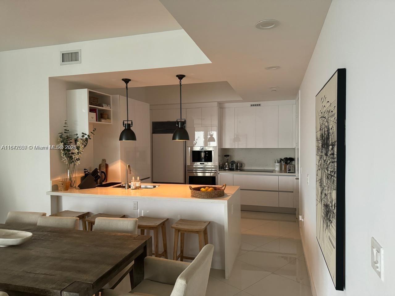 TDR TOWER III CONDO - Residential Lease