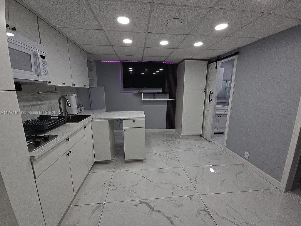 University Lakes - Residential