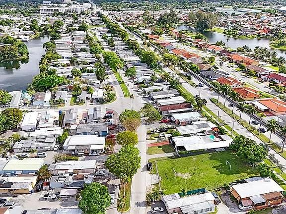 University Lakes - Residential