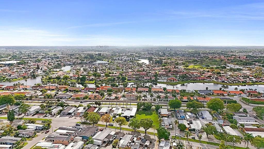 University Lakes - Residential