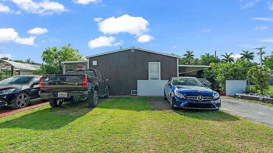 Great opportunity for investors and buyers. Recently renovated mobile home. in a great location with 3 bedrooms and 4 bathrooms. With a beautiful pool in home. Mobile home is divided into three separate living units. All unit are 1/1. Close to a shopping center, University, restaurants, and highways. The community has a pool, tennis court, and children's play area. Best deal in the area. Call listing agent.