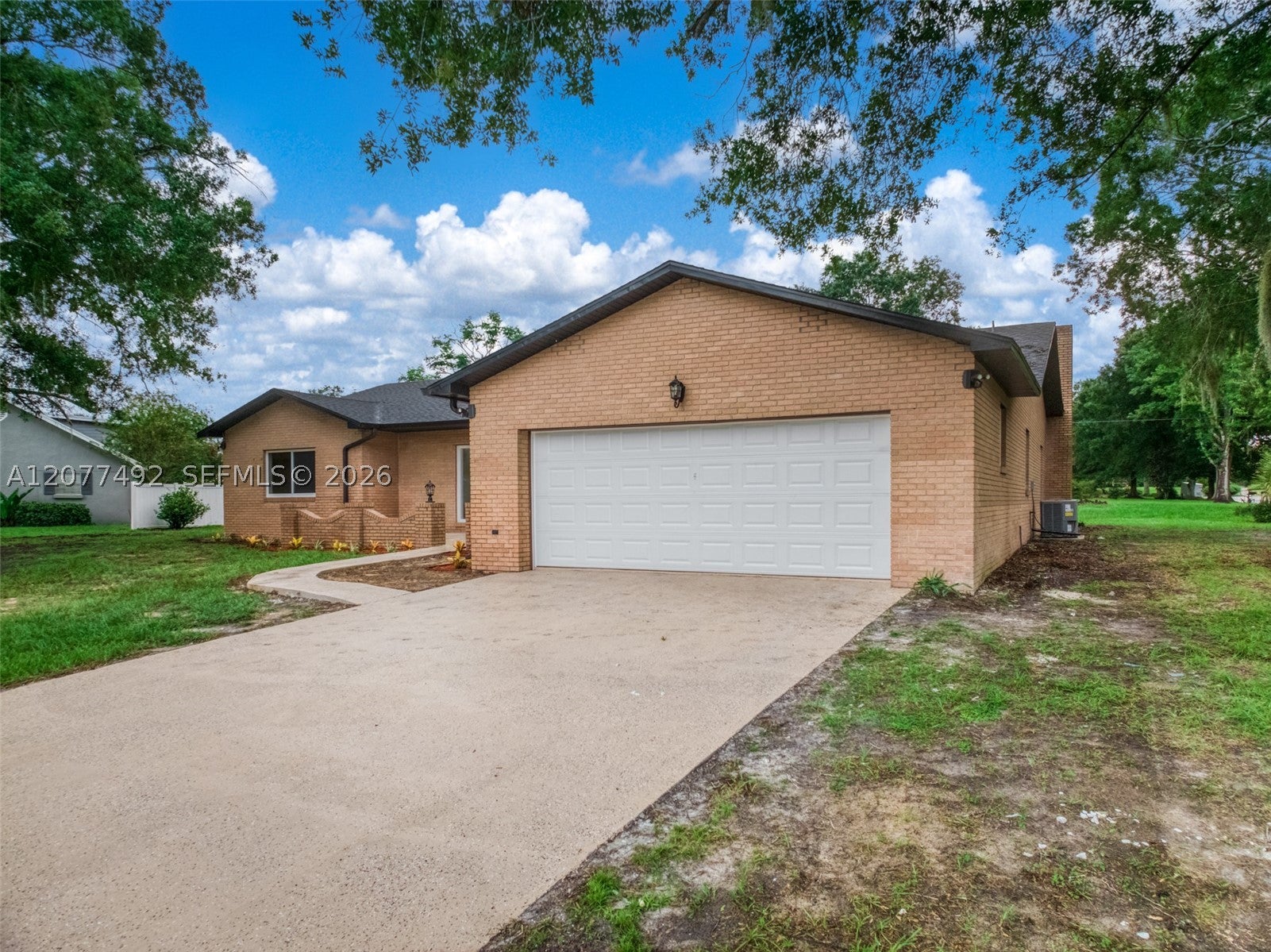1050 knollwood Cir
