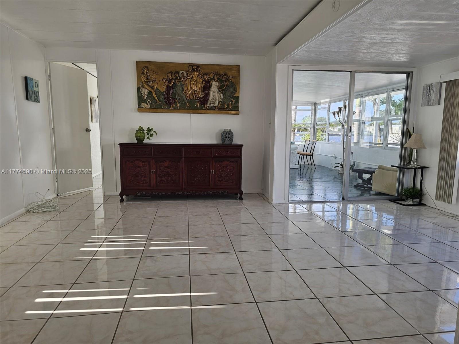 3009 Lakeshore Dr