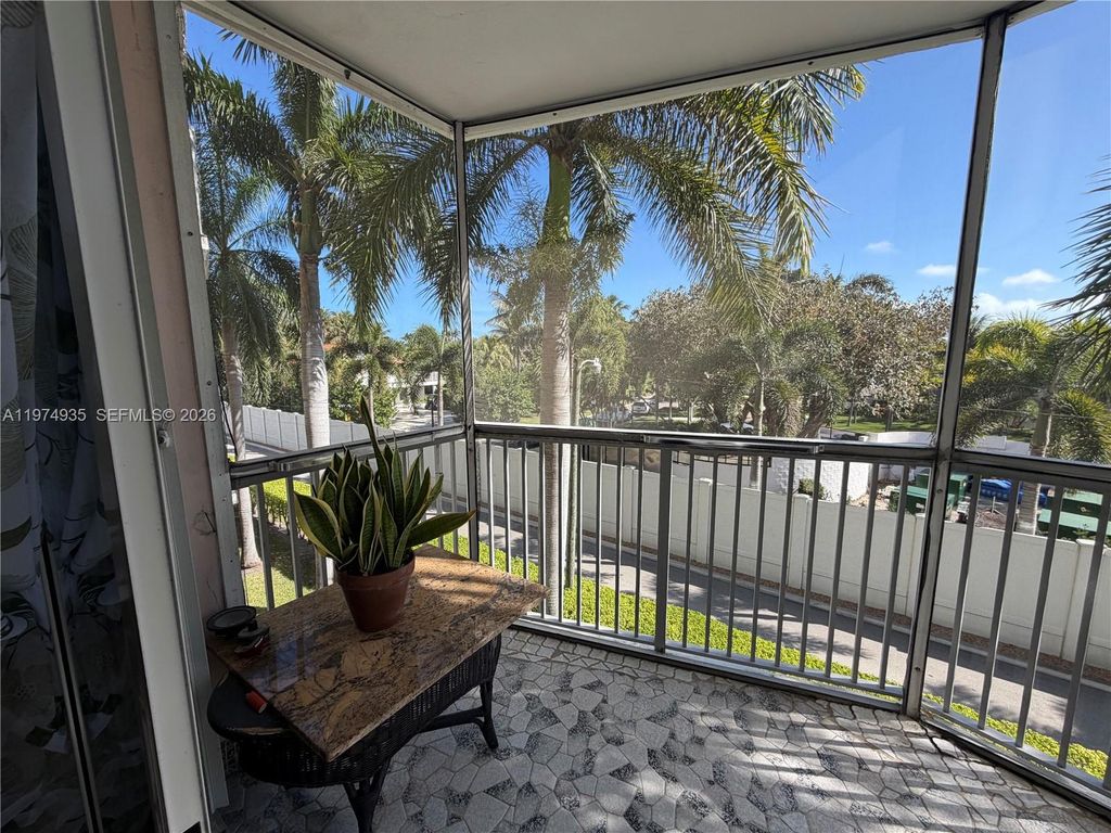 Photo of 3181 S Ocean Dr #305, Hallandale Beach, FL 33009 (MLS # A11974935)