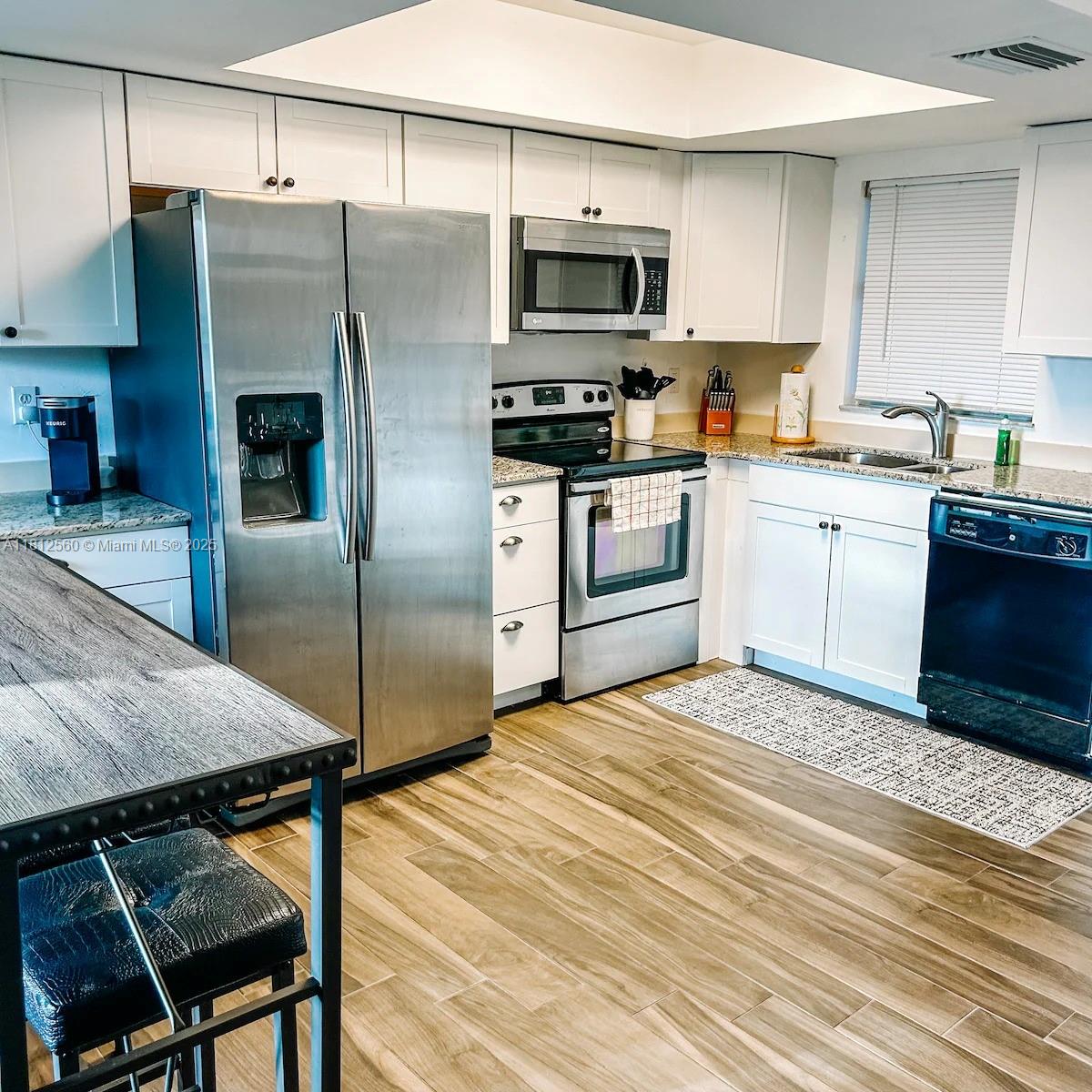 3017 SW Santa Barbara