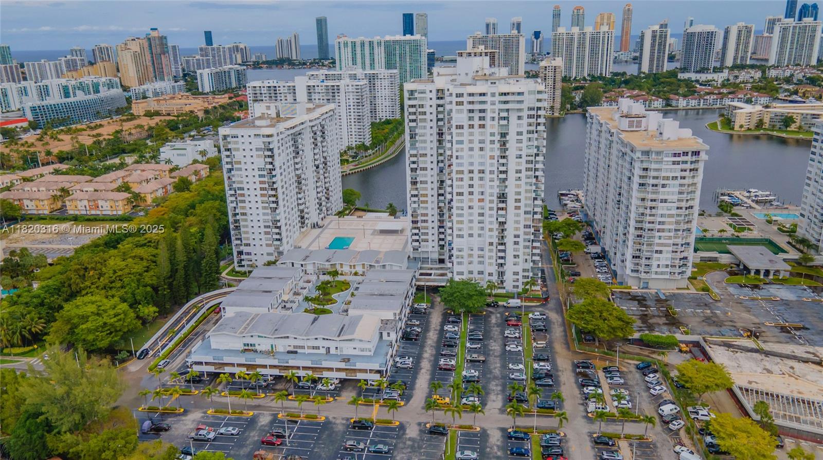 Rental Property at 2750 Ne 183rd St 1908, Aventura, Miami-Dade County, Florida - Bedrooms: 2 
Bathrooms: 2  - $2,500 MO.