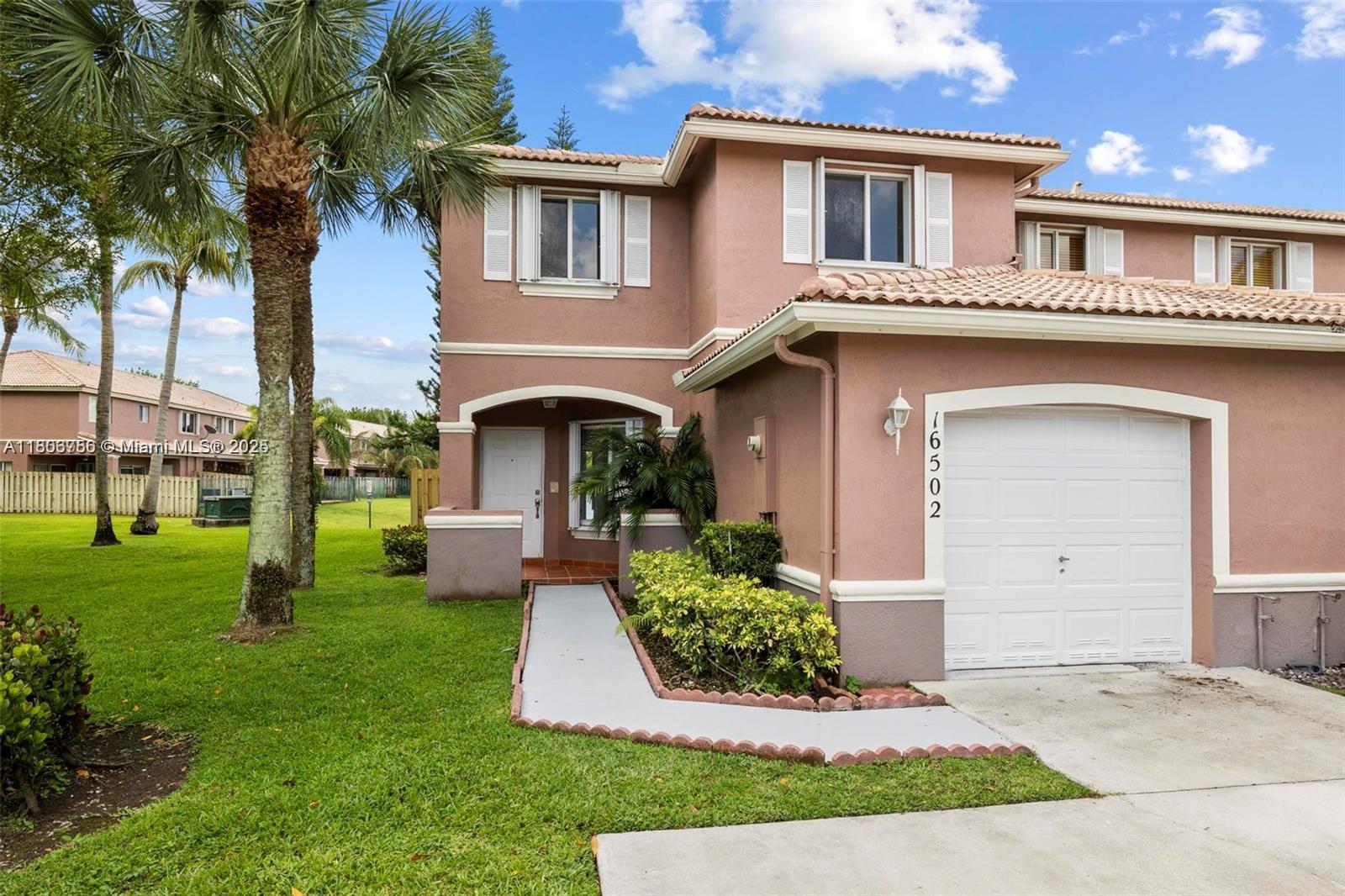 16502 Sw 68th Ter, Miami, Broward County, Florida - 3 Bedrooms  
3 Bathrooms - 