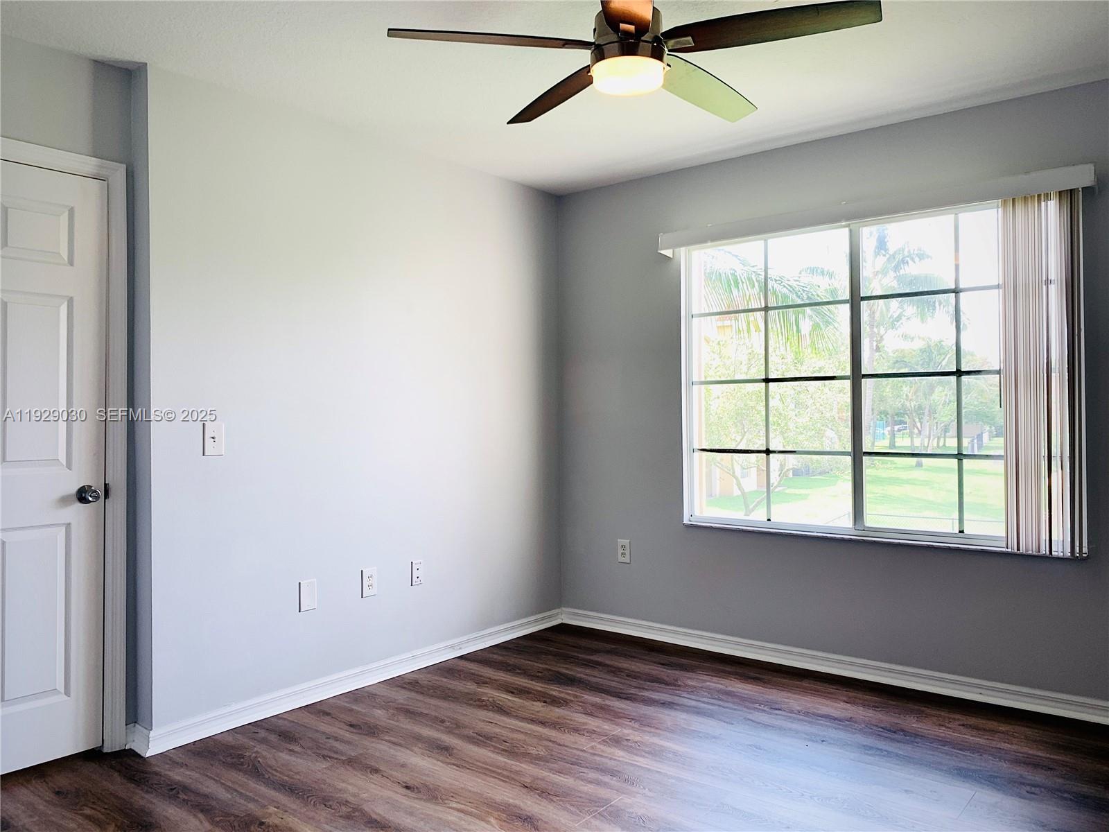 EMERALD ISLE AT LAGUNA LA - Residential Lease