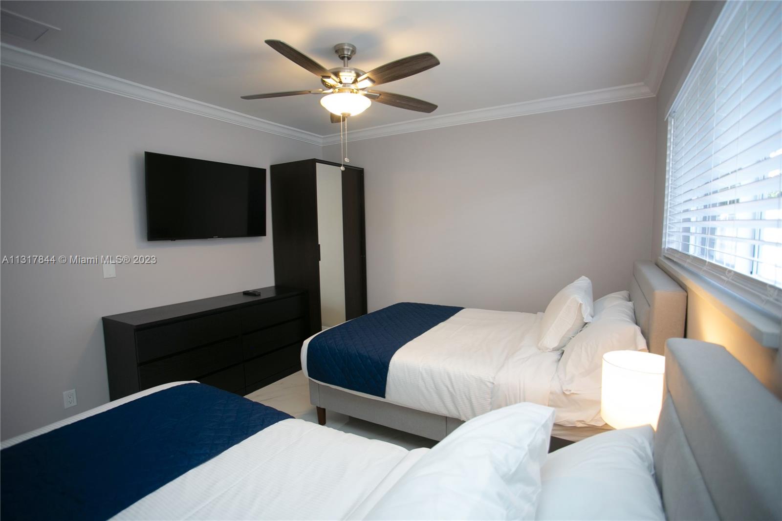 HOLLYWOOD GOLF ESTATES SE - Residential Lease