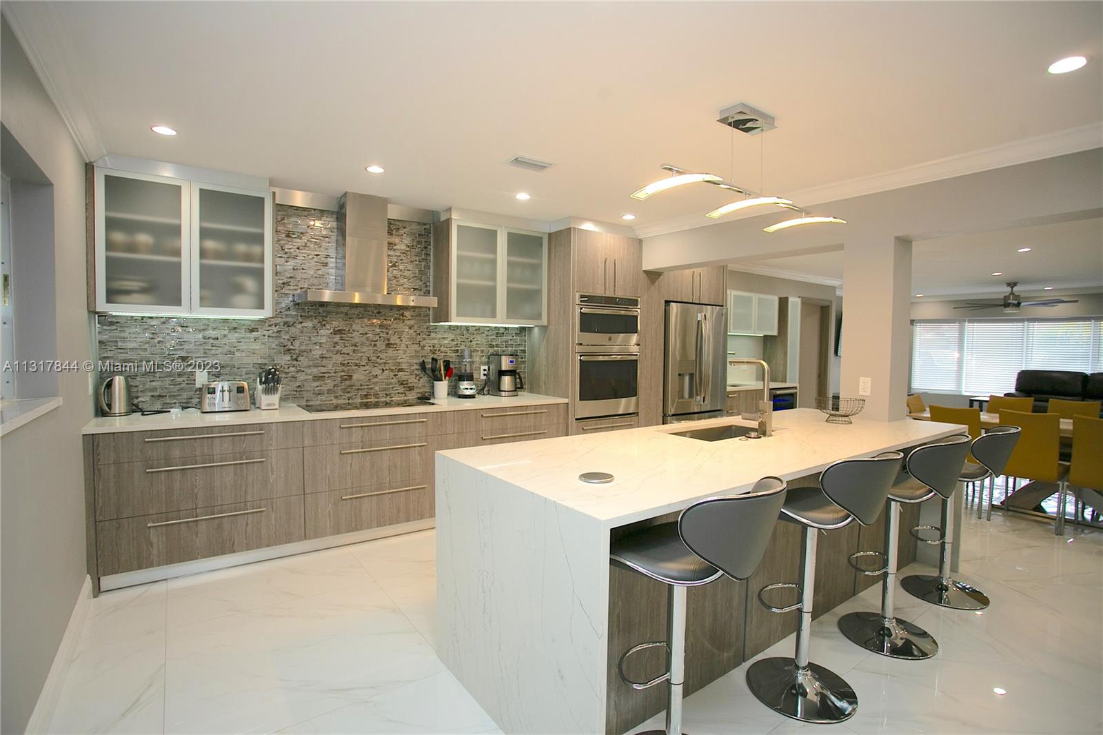 HOLLYWOOD GOLF ESTATES SE - Residential Lease