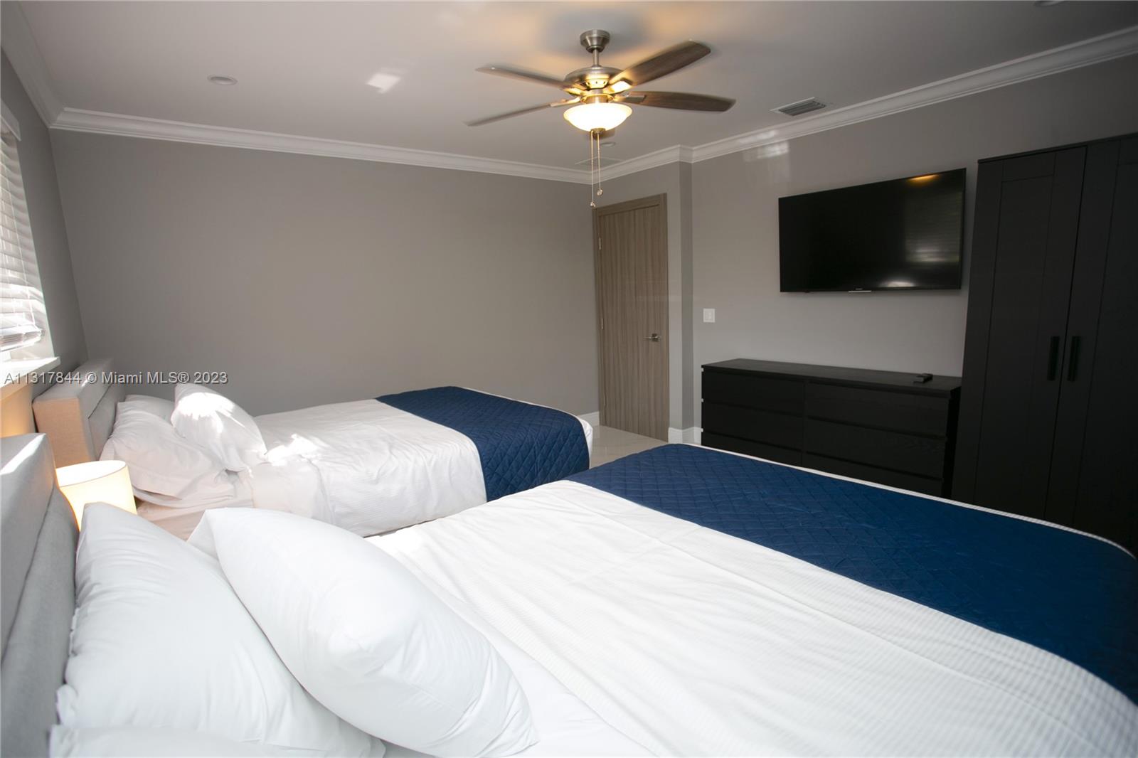 HOLLYWOOD GOLF ESTATES SE - Residential Lease