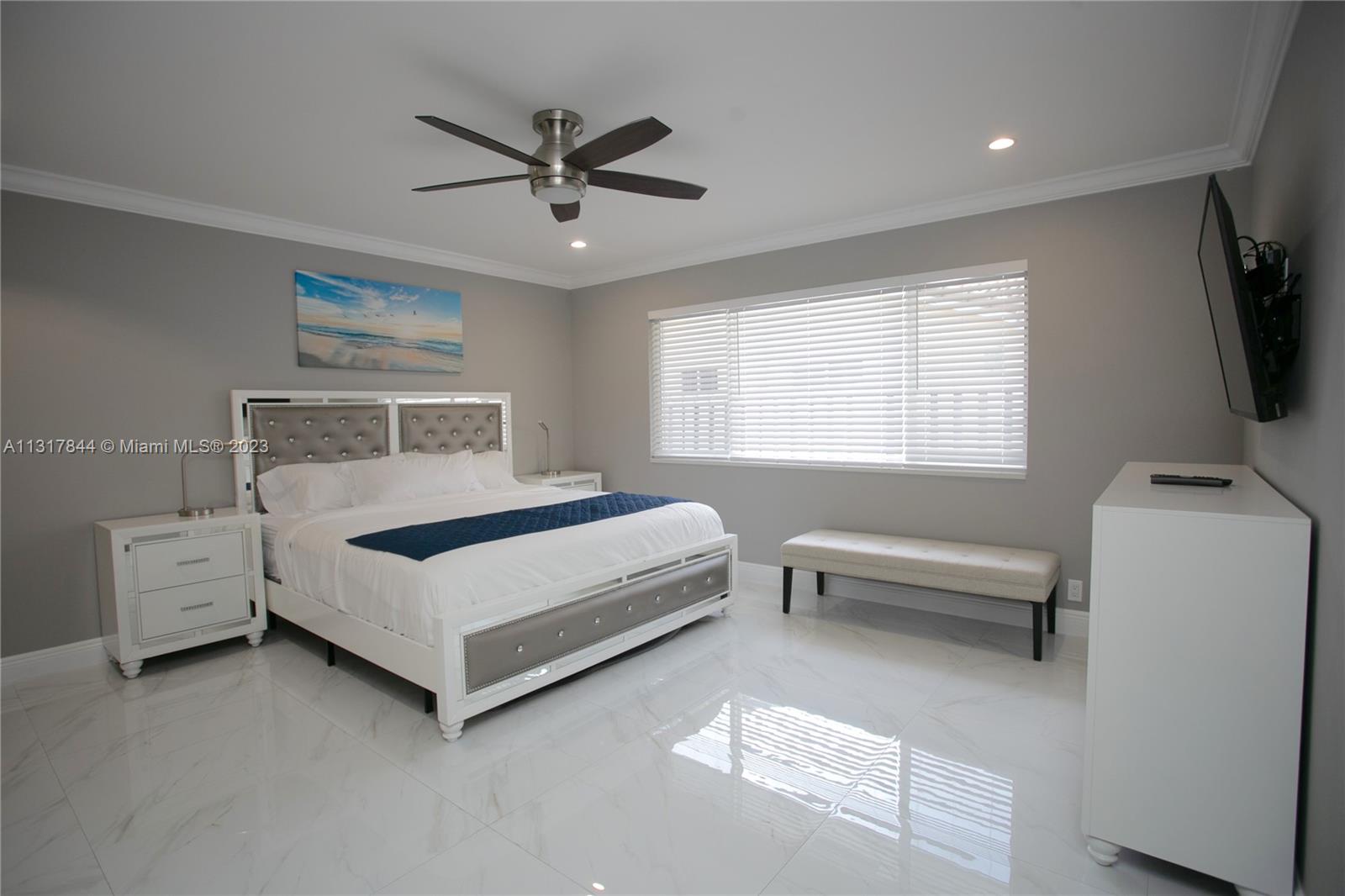 HOLLYWOOD GOLF ESTATES SE - Residential Lease