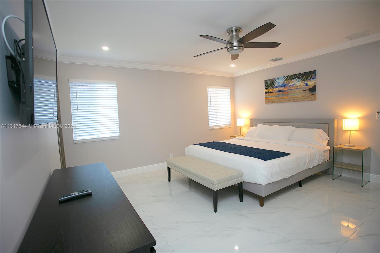 HOLLYWOOD GOLF ESTATES SE - Residential Lease