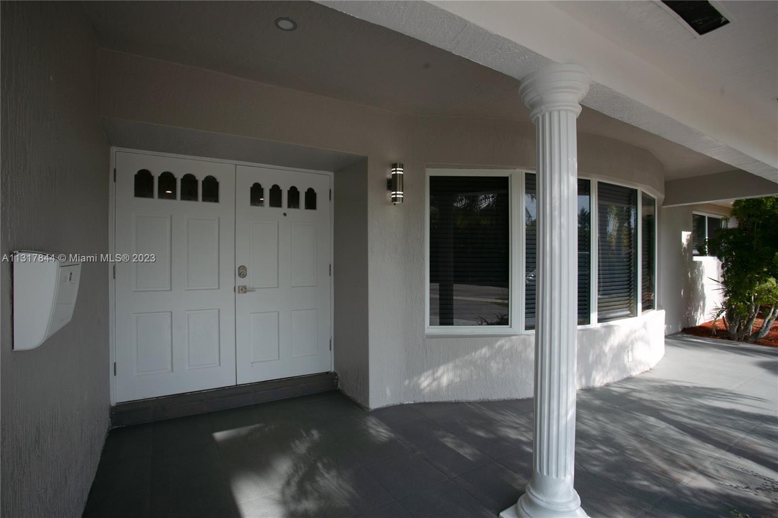 HOLLYWOOD GOLF ESTATES SE - Residential Lease