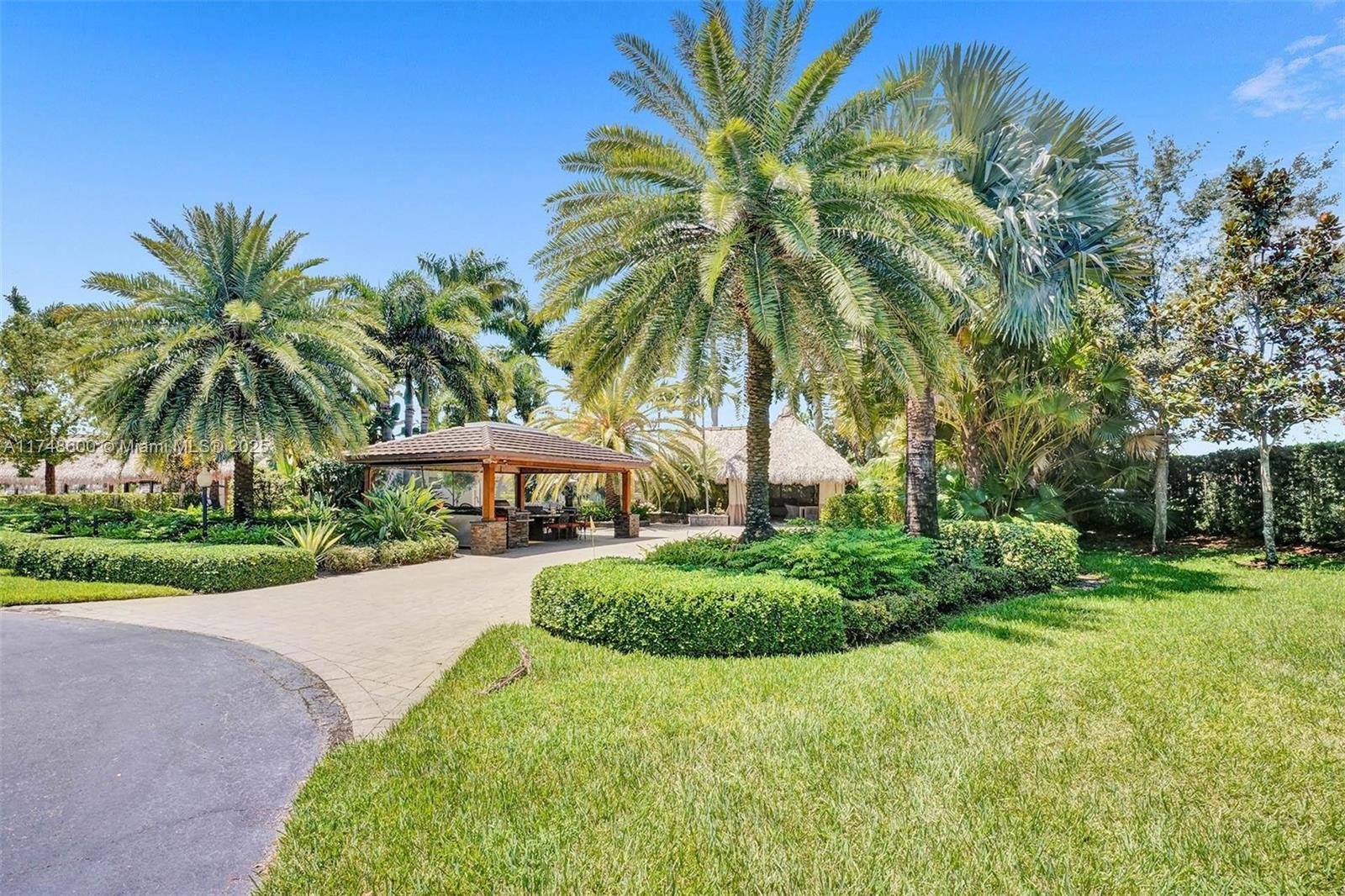 224 N Cortez Dr