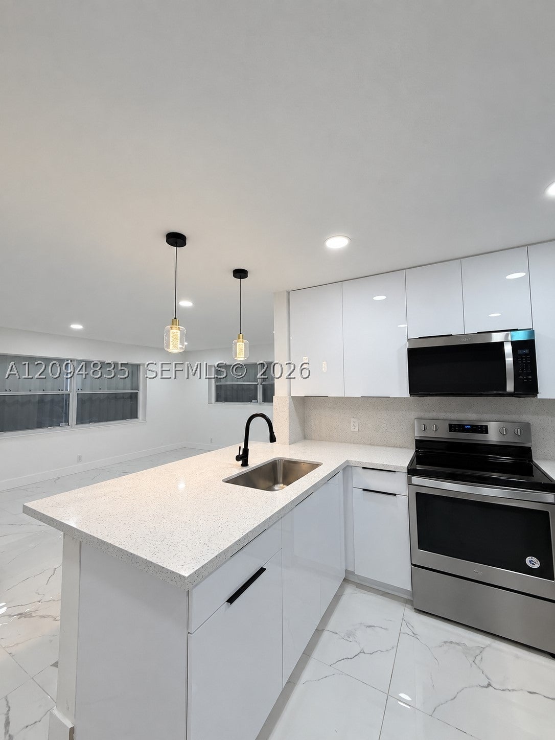 View photos, virtual tours, details... 2610 Pierce St