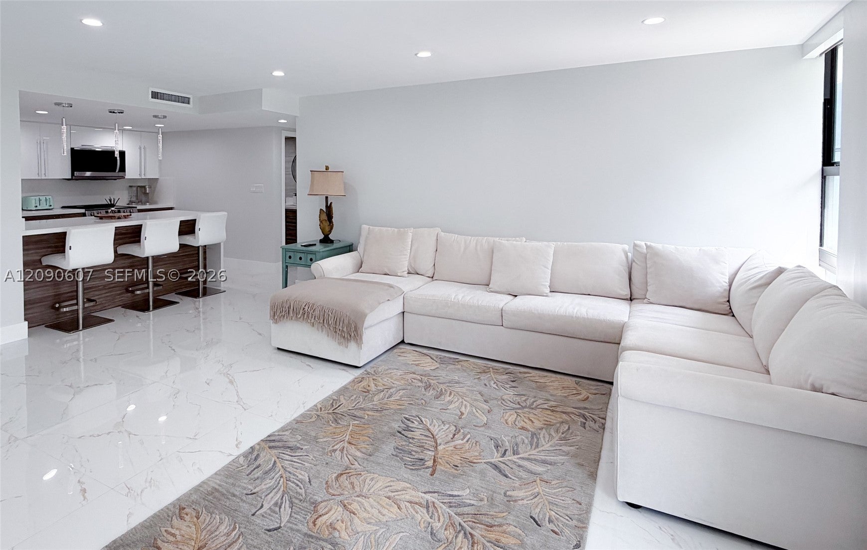 Properties 1 1800 Collins Ave 3B