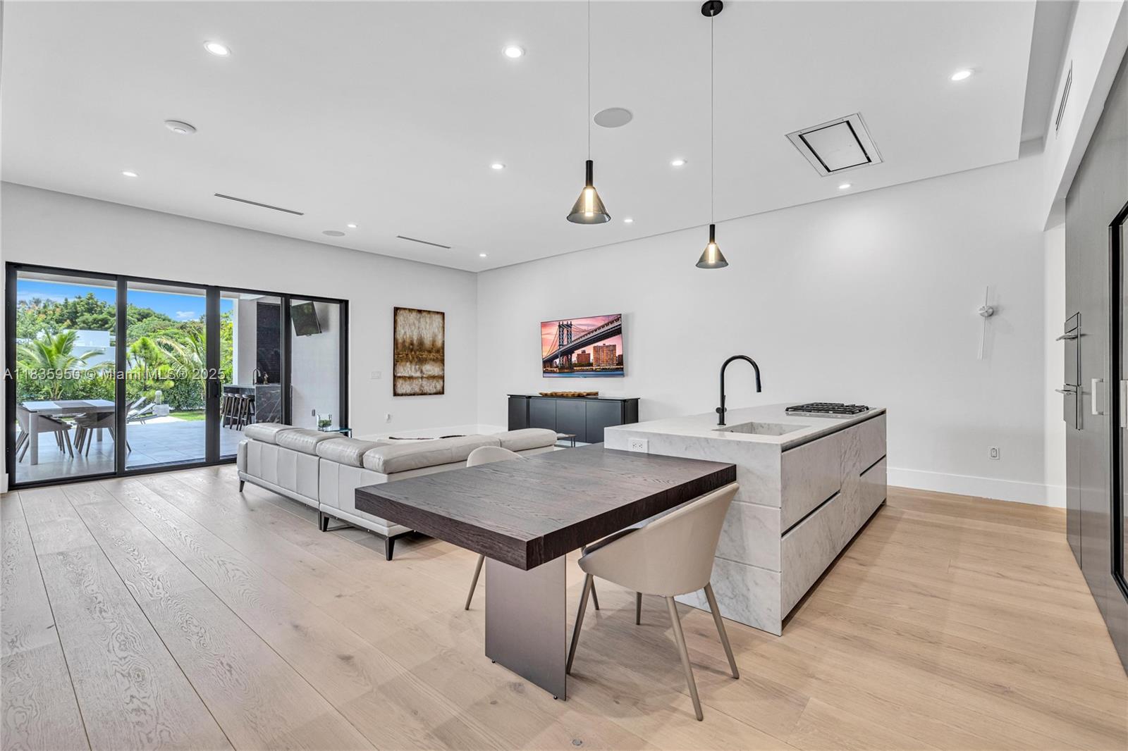 ANDREWS & BIGMAN SUB - Residential