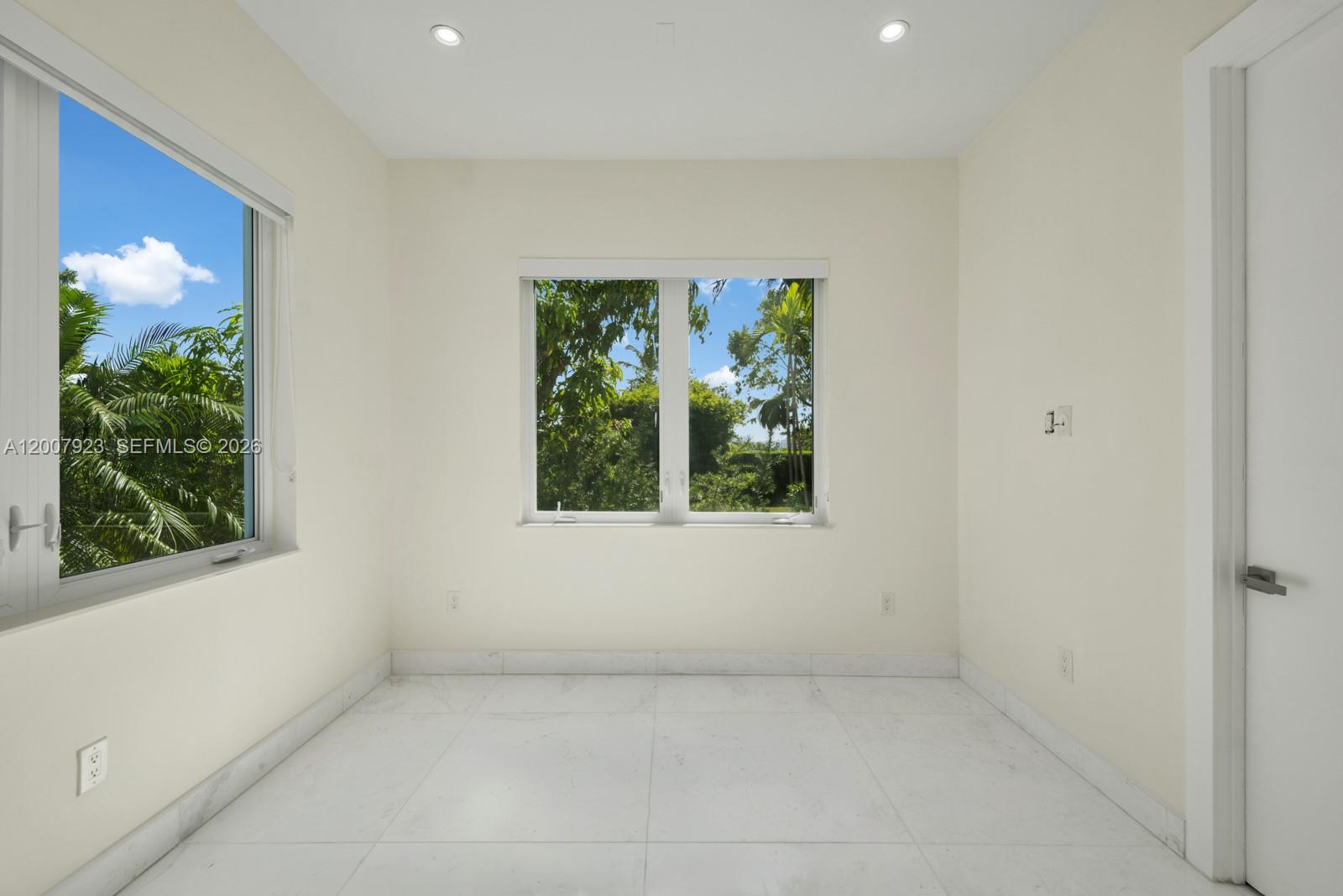 ADEMAR PARK AMD PL - Residential