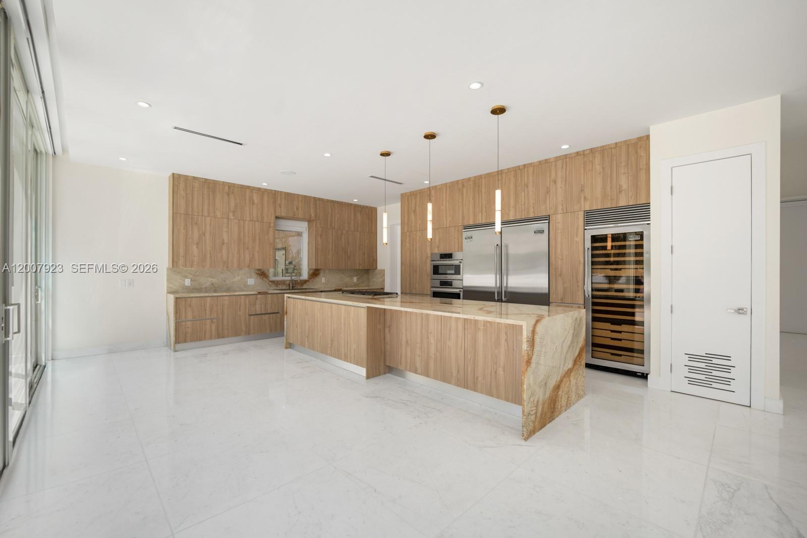 ADEMAR PARK AMD PL - Residential