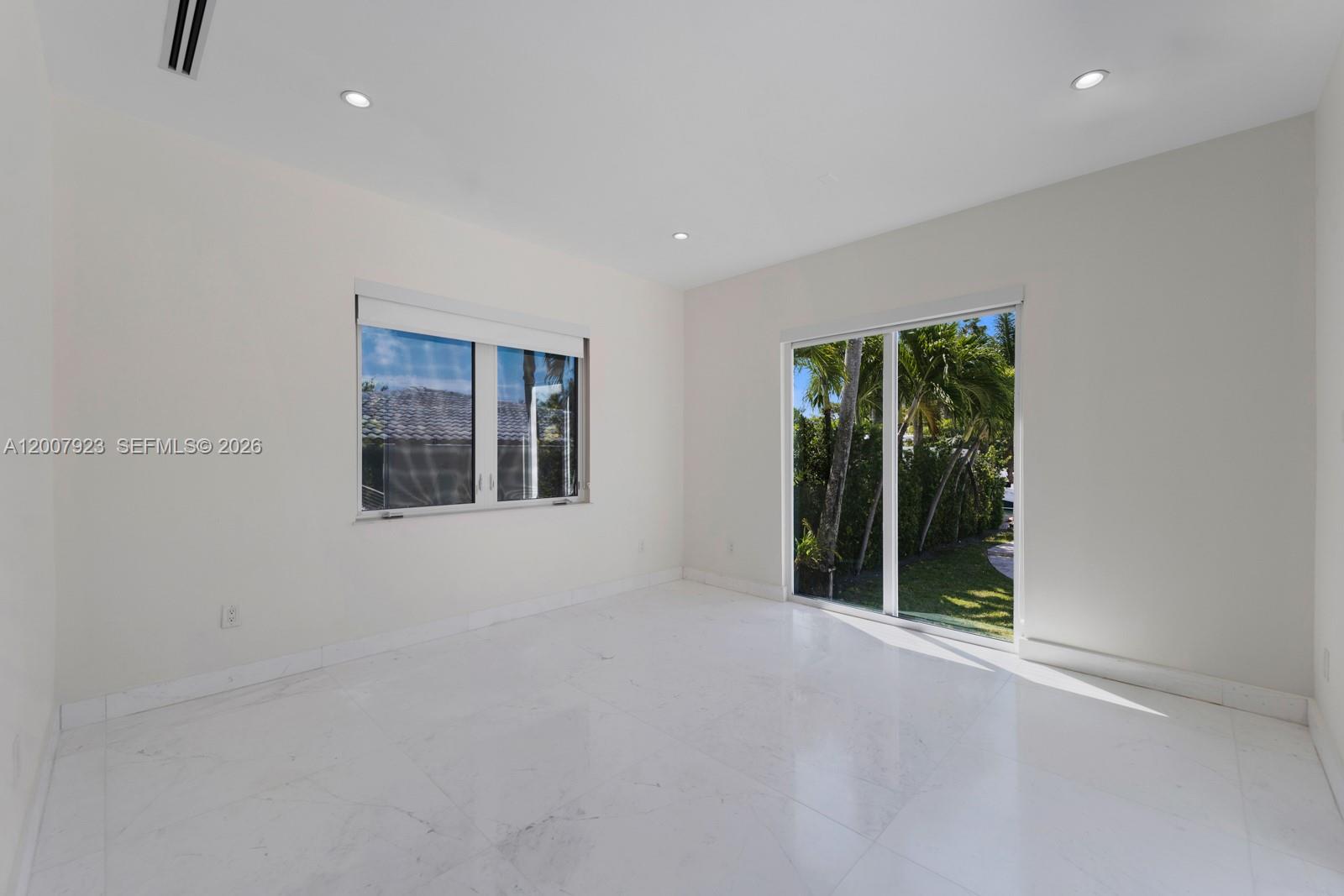 ADEMAR PARK AMD PL - Residential
