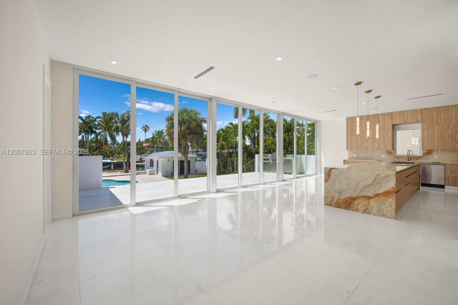 ADEMAR PARK AMD PL - Residential