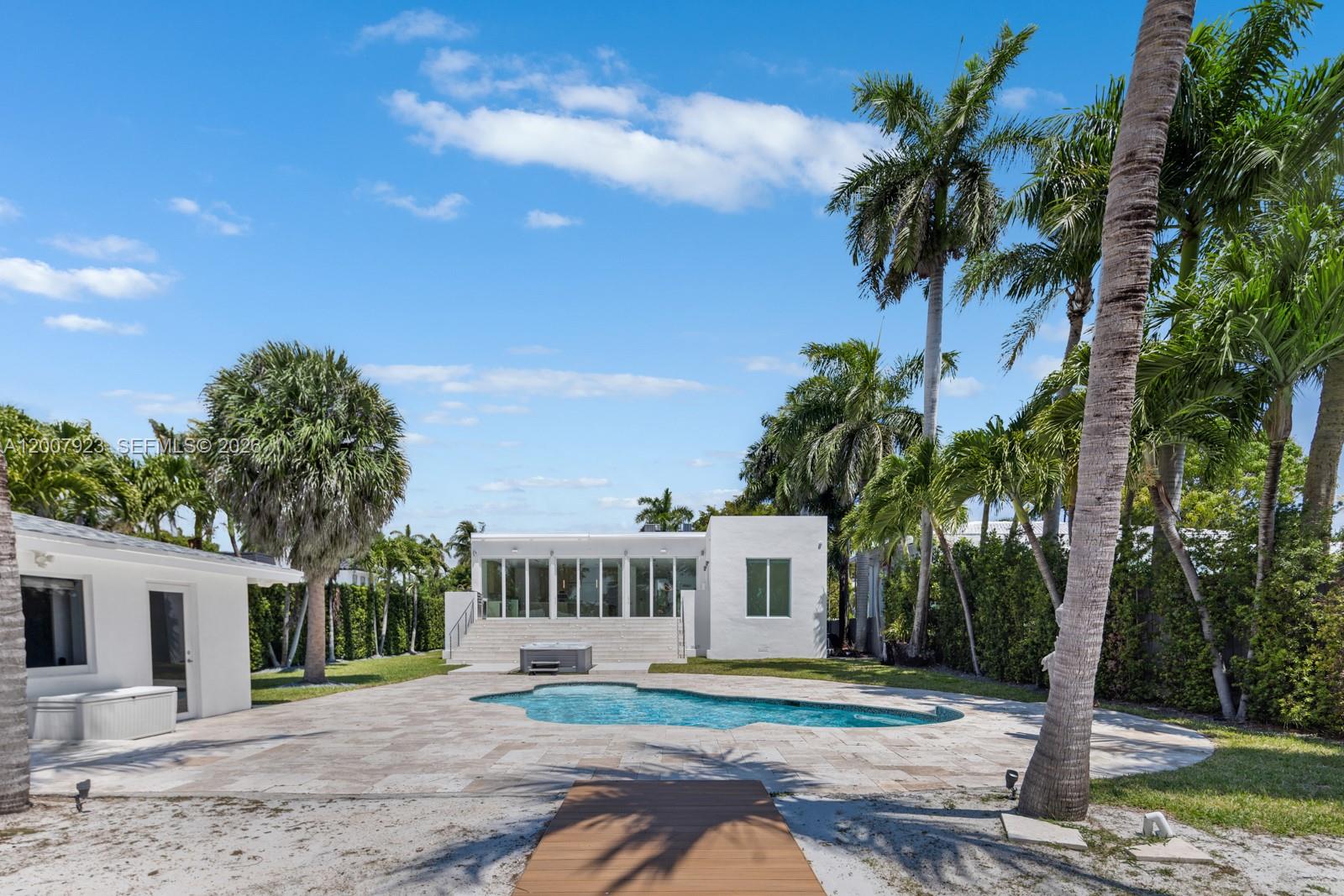 ADEMAR PARK AMD PL - Residential