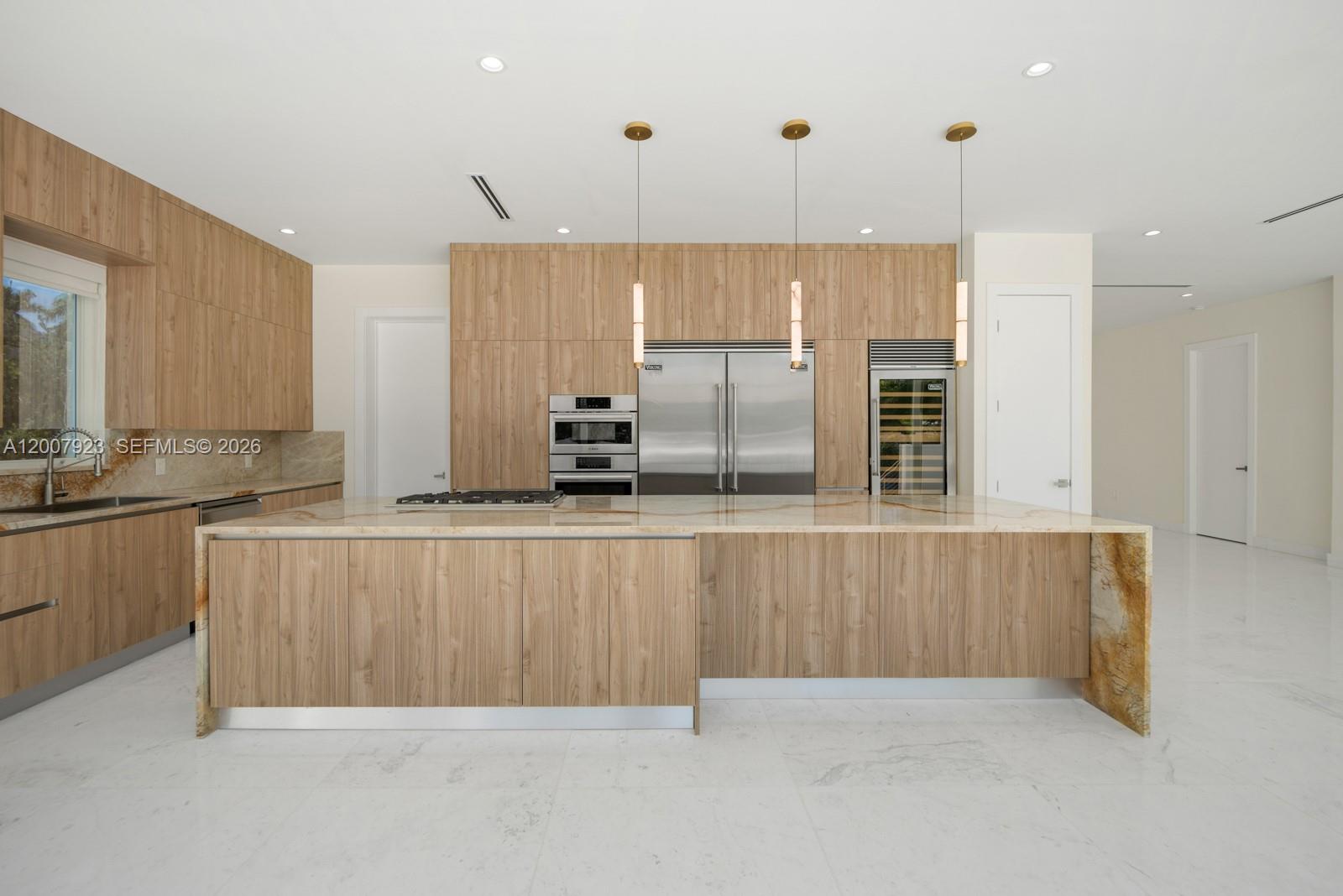 ADEMAR PARK AMD PL - Residential