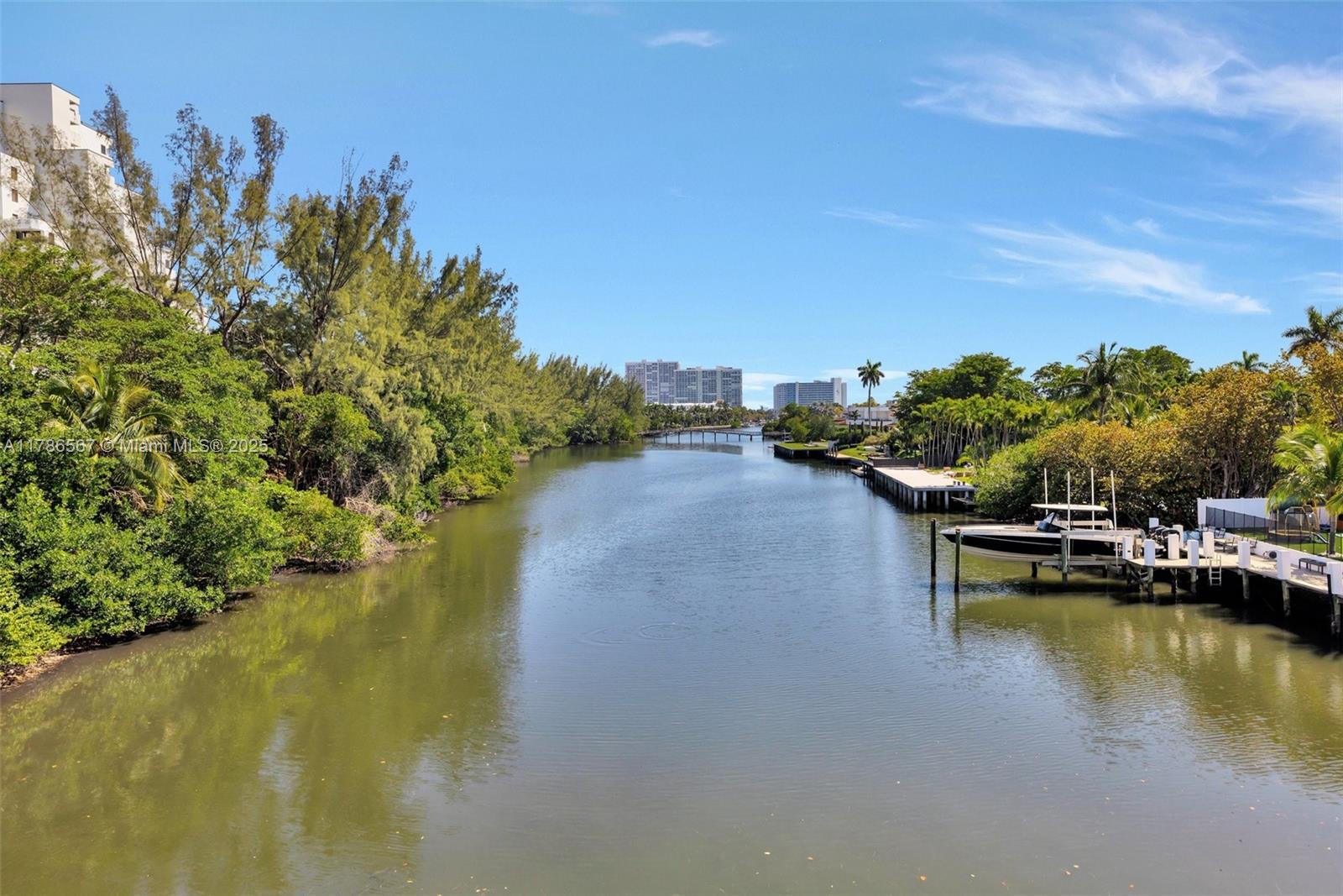 MAYA MARCA CONDO - Residential