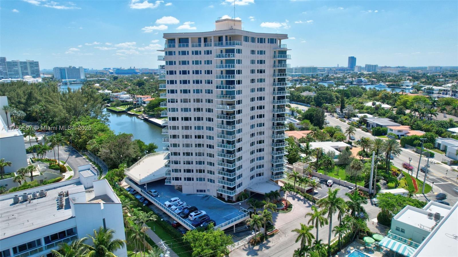 MAYA MARCA CONDO - Residential