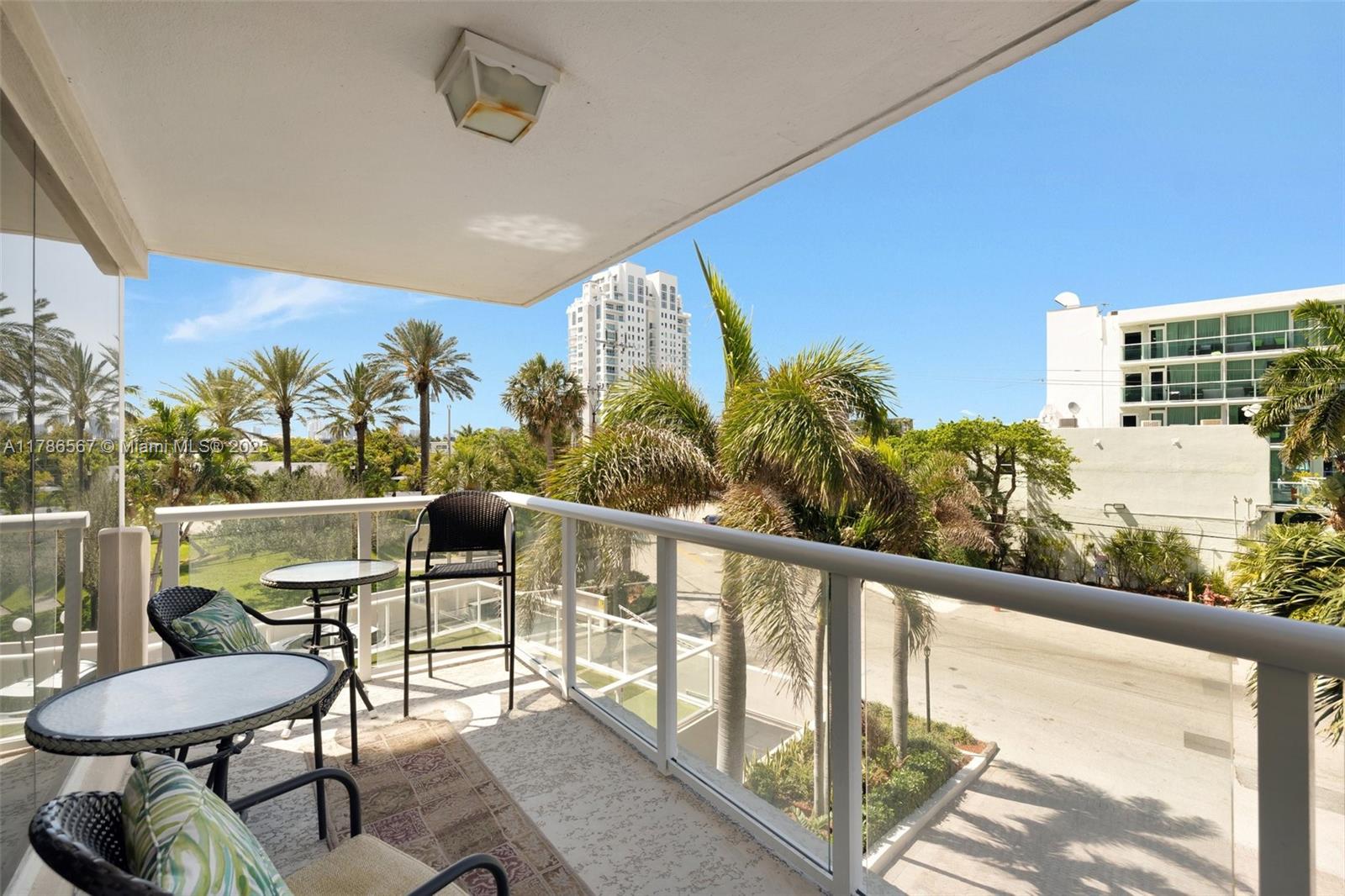 MAYA MARCA CONDO - Residential