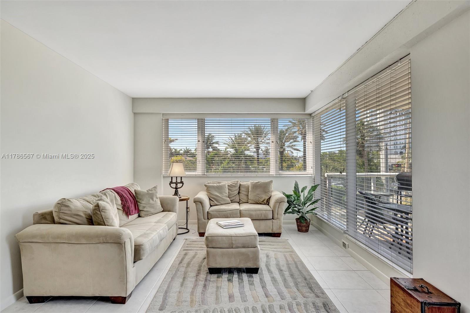 MAYA MARCA CONDO - Residential