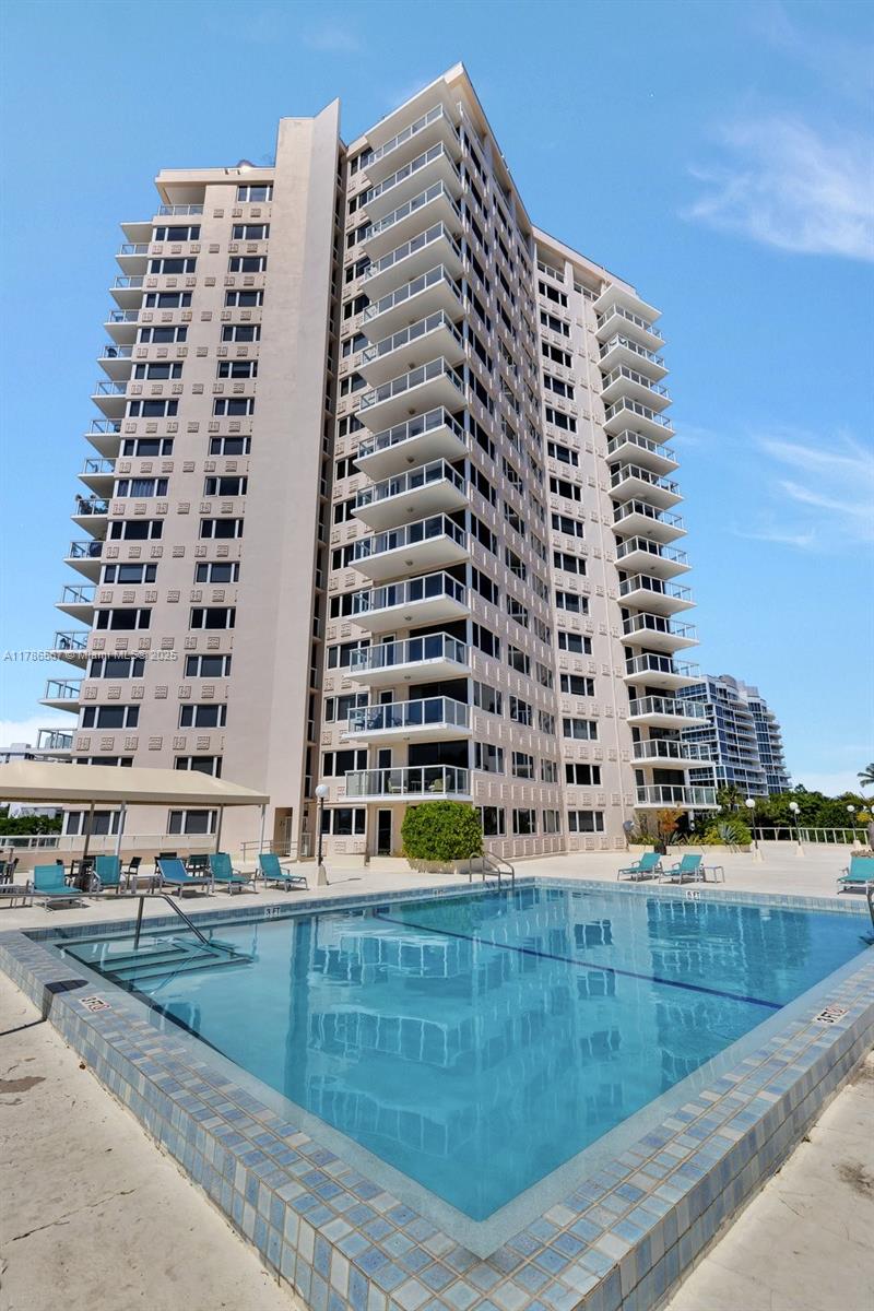 MAYA MARCA CONDO - Residential