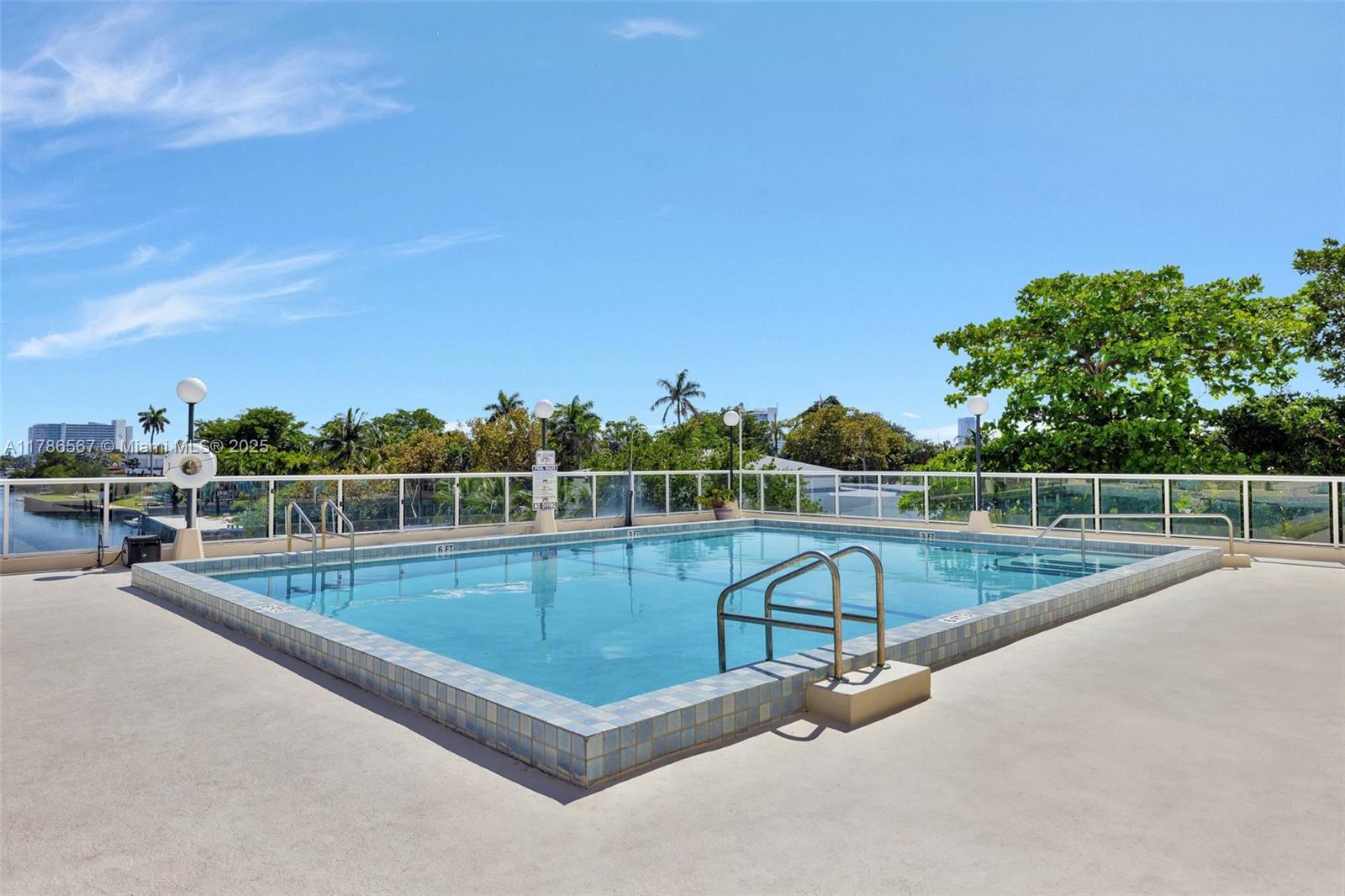 MAYA MARCA CONDO - Residential