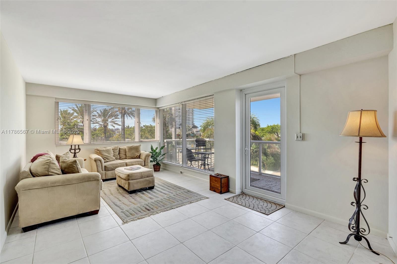 MAYA MARCA CONDO - Residential