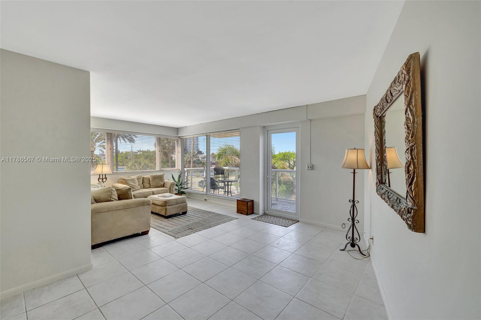 MAYA MARCA CONDO - Residential